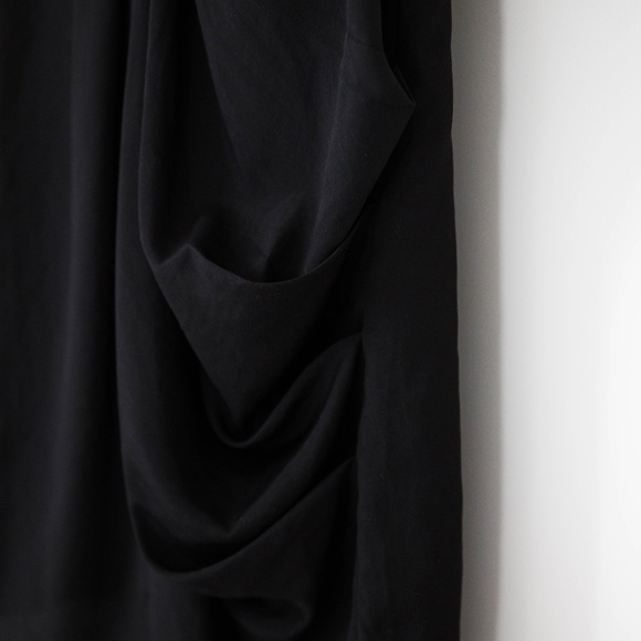 Black Dress - Picture 4 of 8